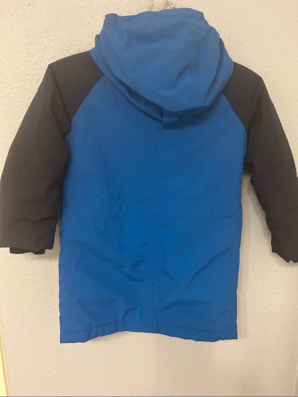 Lands End Child’s Jacket - Picture 4 of 9